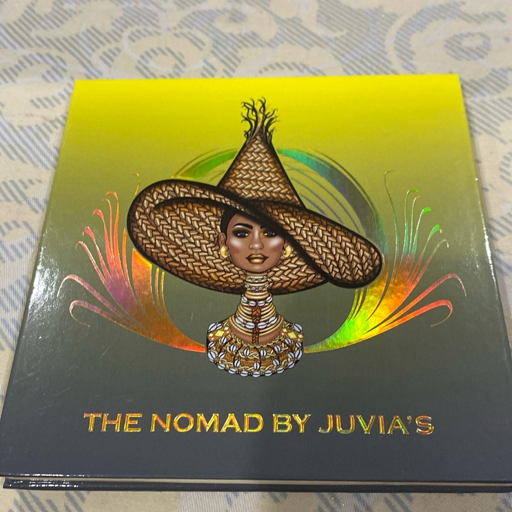 💕JUVIAS PLACE “THE NOMAD BY JUVIAS EYESHADOW PALETTE💕